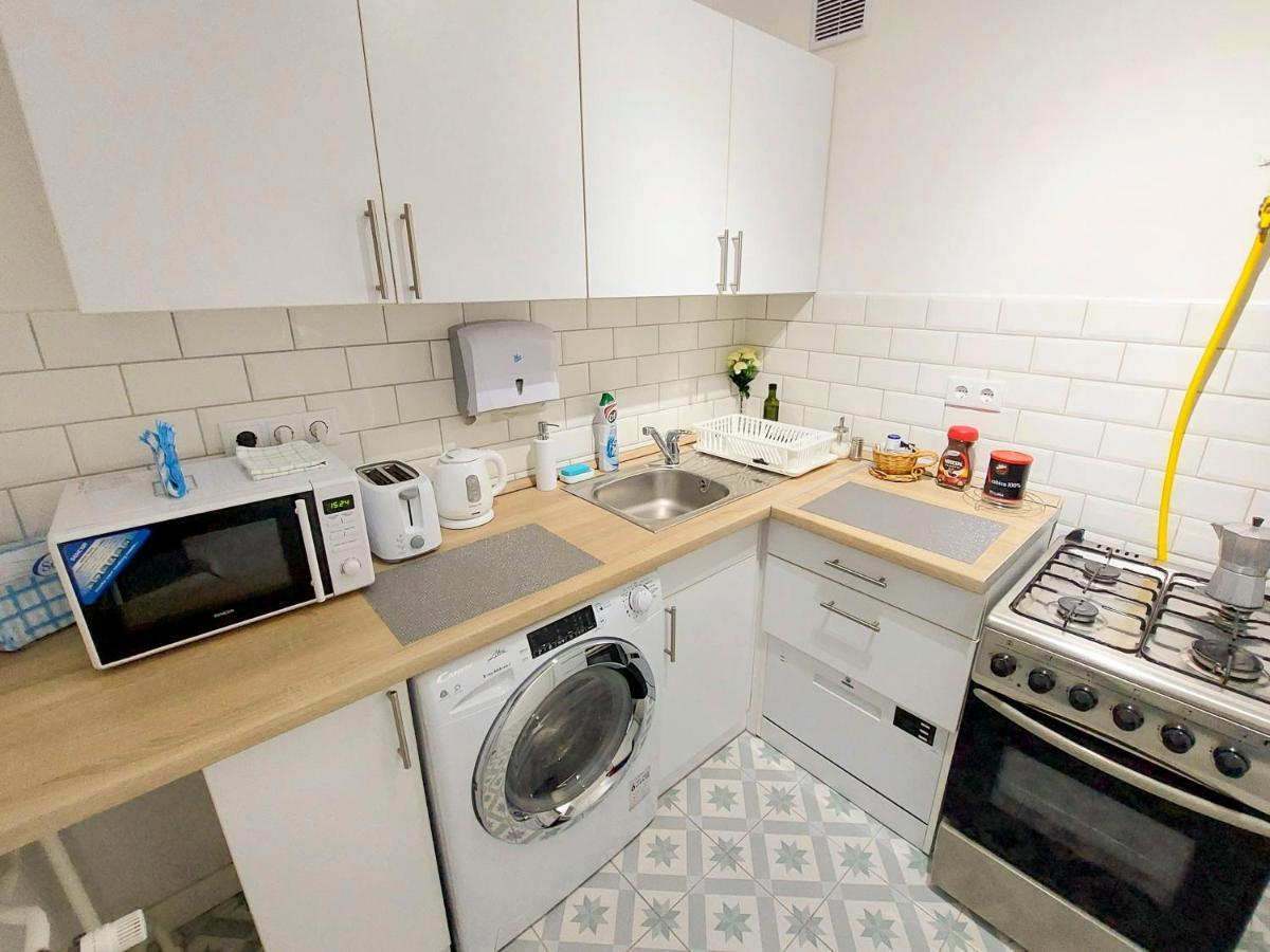 Aweshome City Apartment - 3 Bedrooms And Free Parking Дебрецен Экстерьер фото