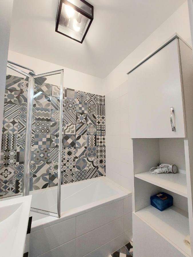 Aweshome City Apartment - 3 Bedrooms And Free Parking Дебрецен Экстерьер фото