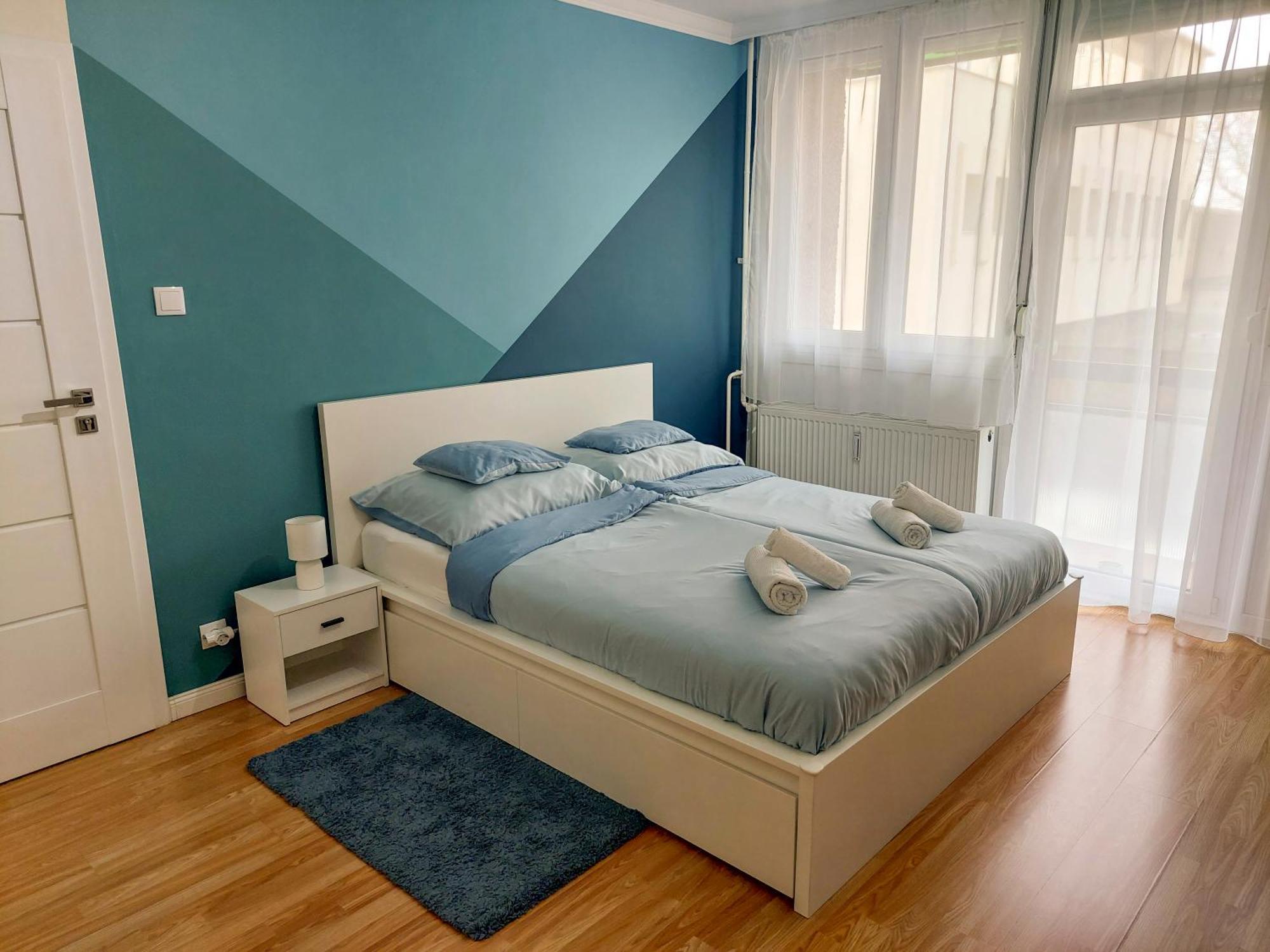 Aweshome City Apartment - 3 Bedrooms And Free Parking Дебрецен Экстерьер фото