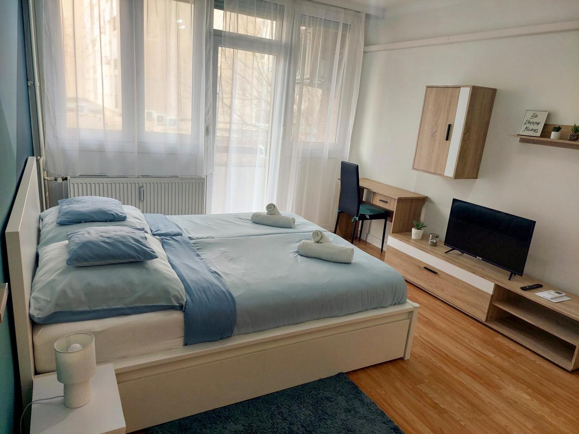 Aweshome City Apartment - 3 Bedrooms And Free Parking Дебрецен Экстерьер фото